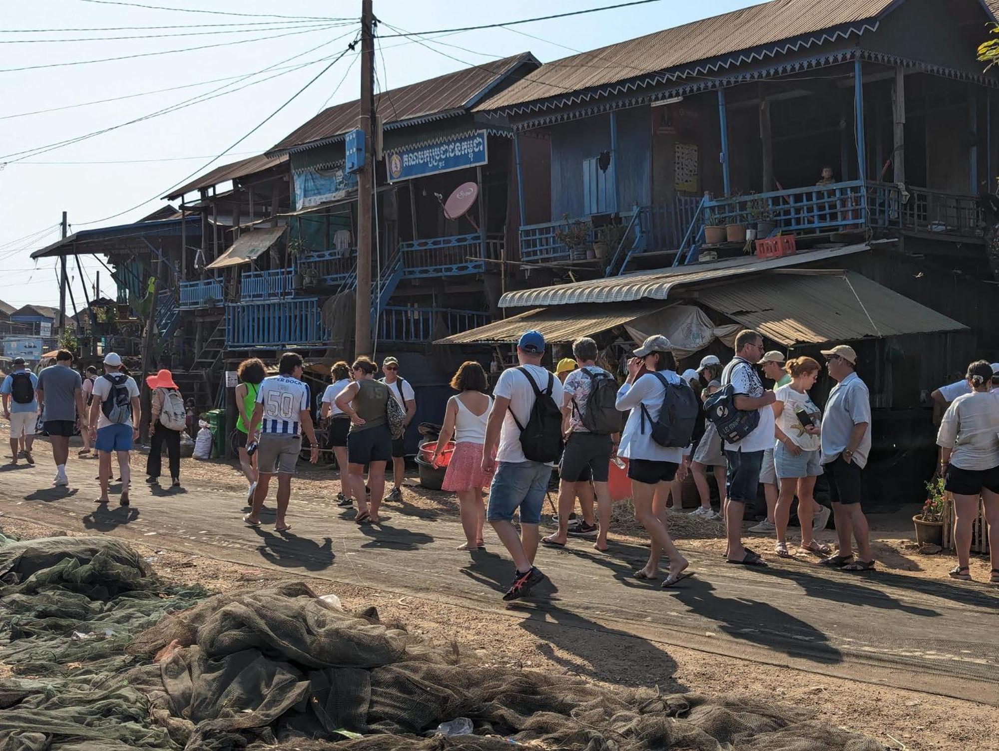 St 63 Home Stay & Tour Kampong Khleang Экстерьер фото