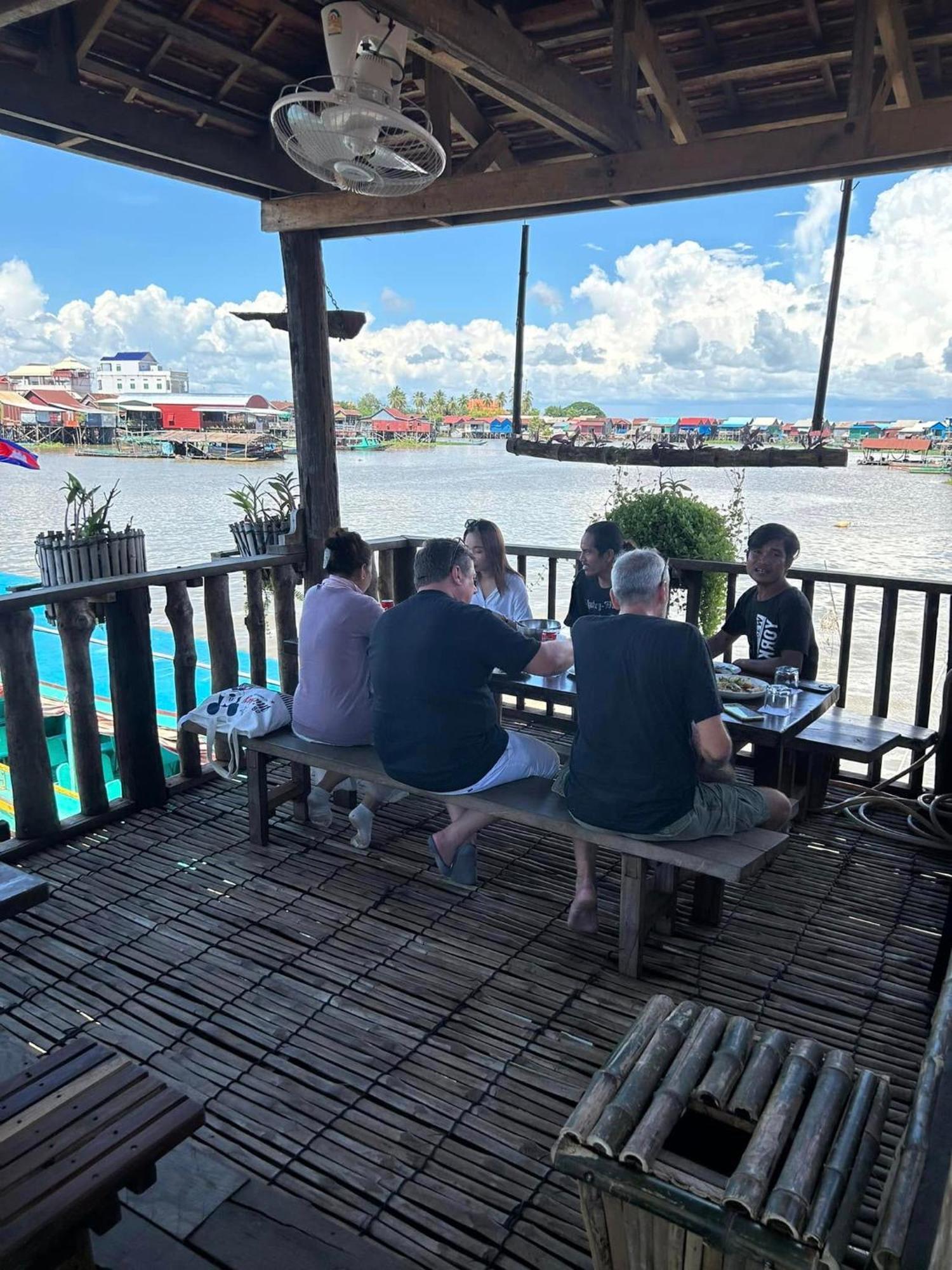 St 63 Home Stay & Tour Kampong Khleang Экстерьер фото
